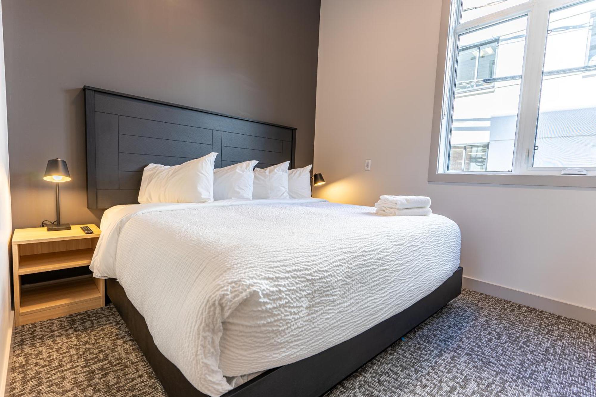 Basecamp Suites 雷夫尔斯托克 客房 照片