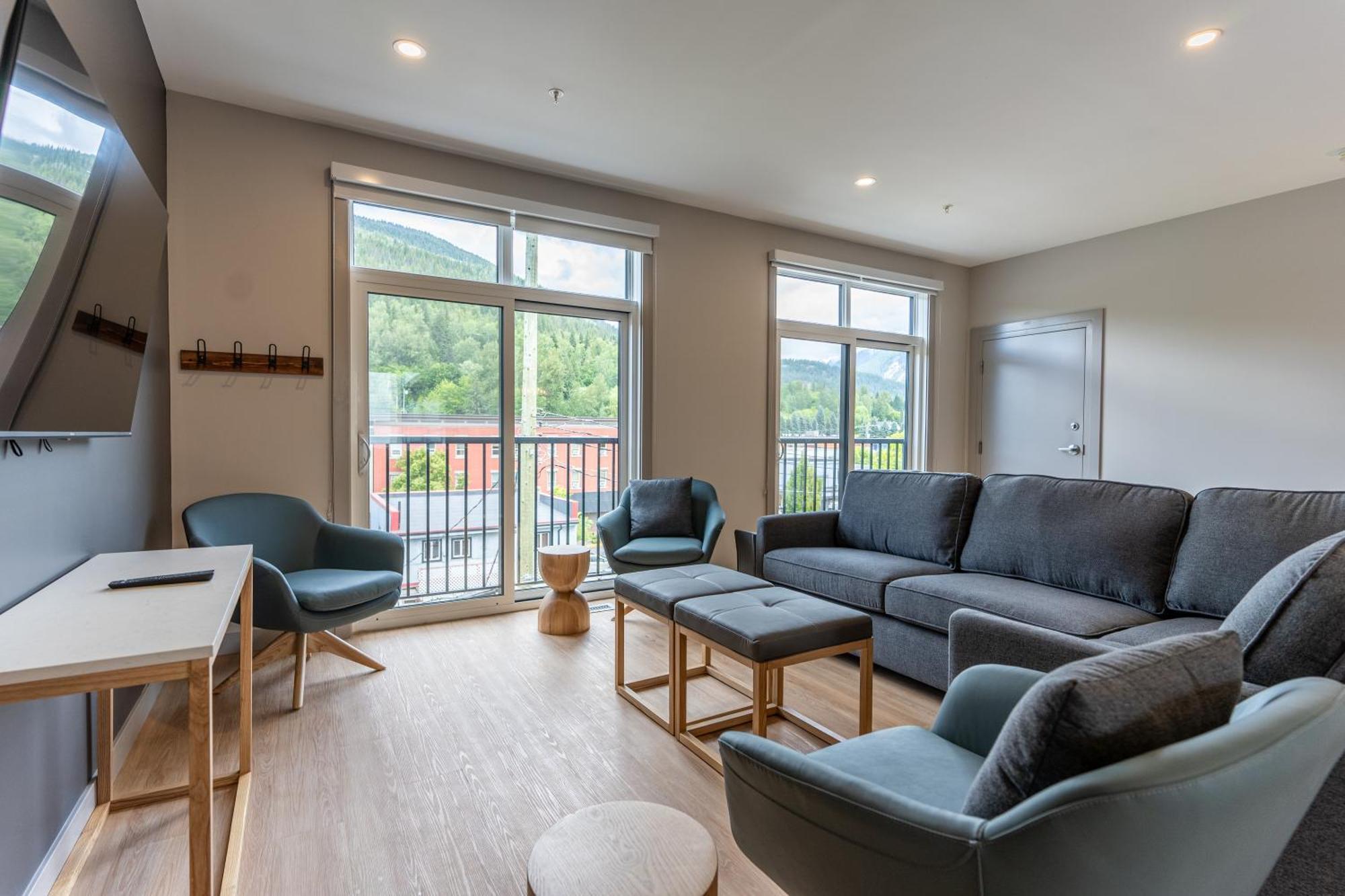 Basecamp Suites 雷夫尔斯托克 外观 照片