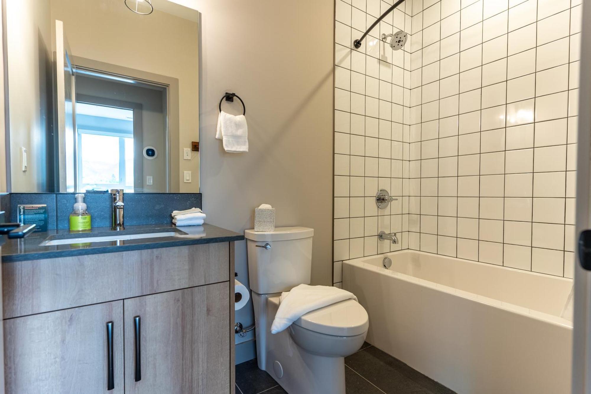 Basecamp Suites 雷夫尔斯托克 客房 照片