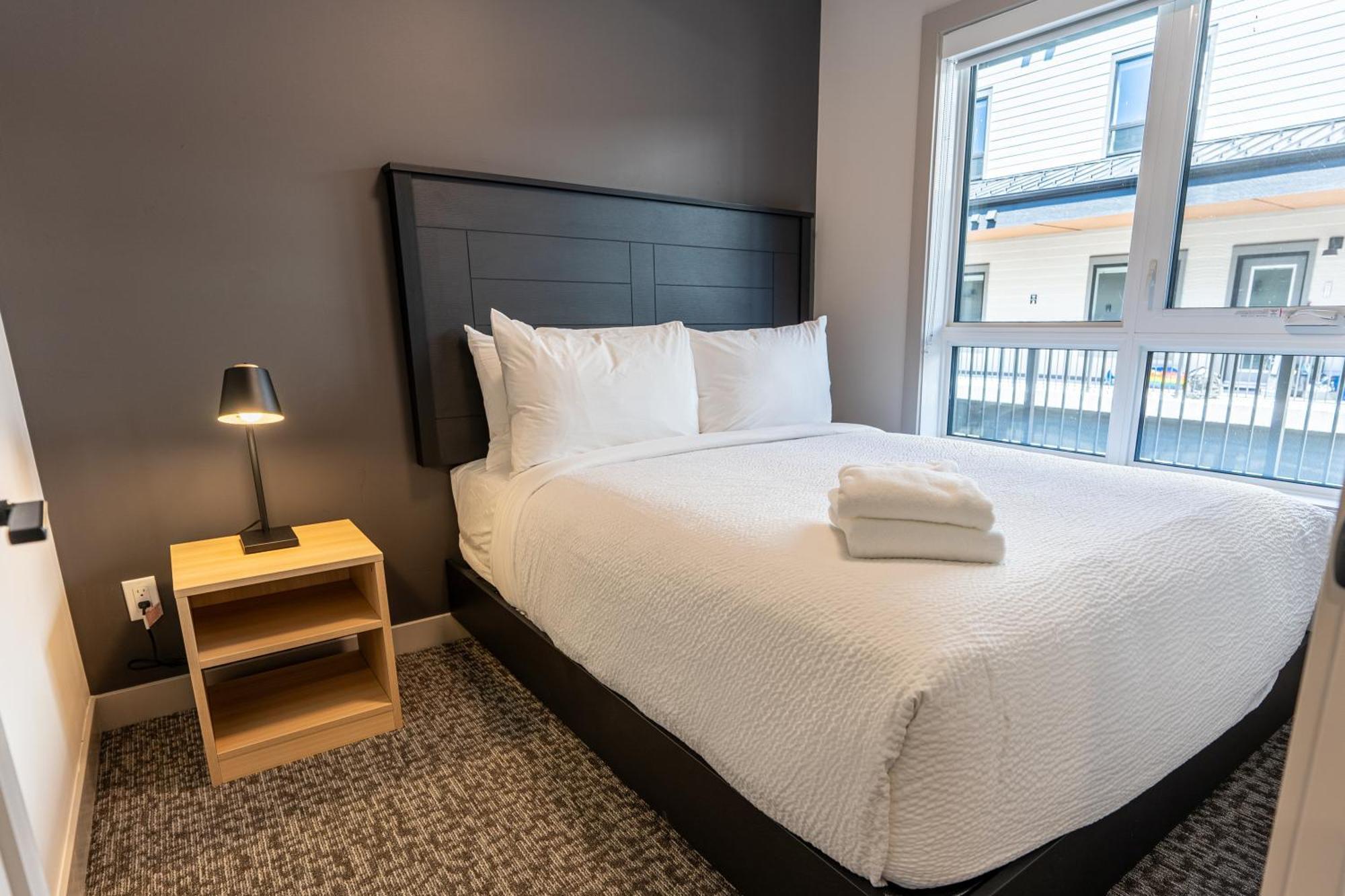 Basecamp Suites 雷夫尔斯托克 客房 照片