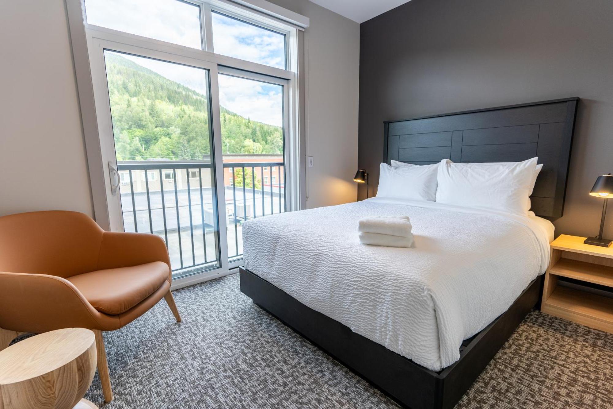 Basecamp Suites 雷夫尔斯托克 外观 照片