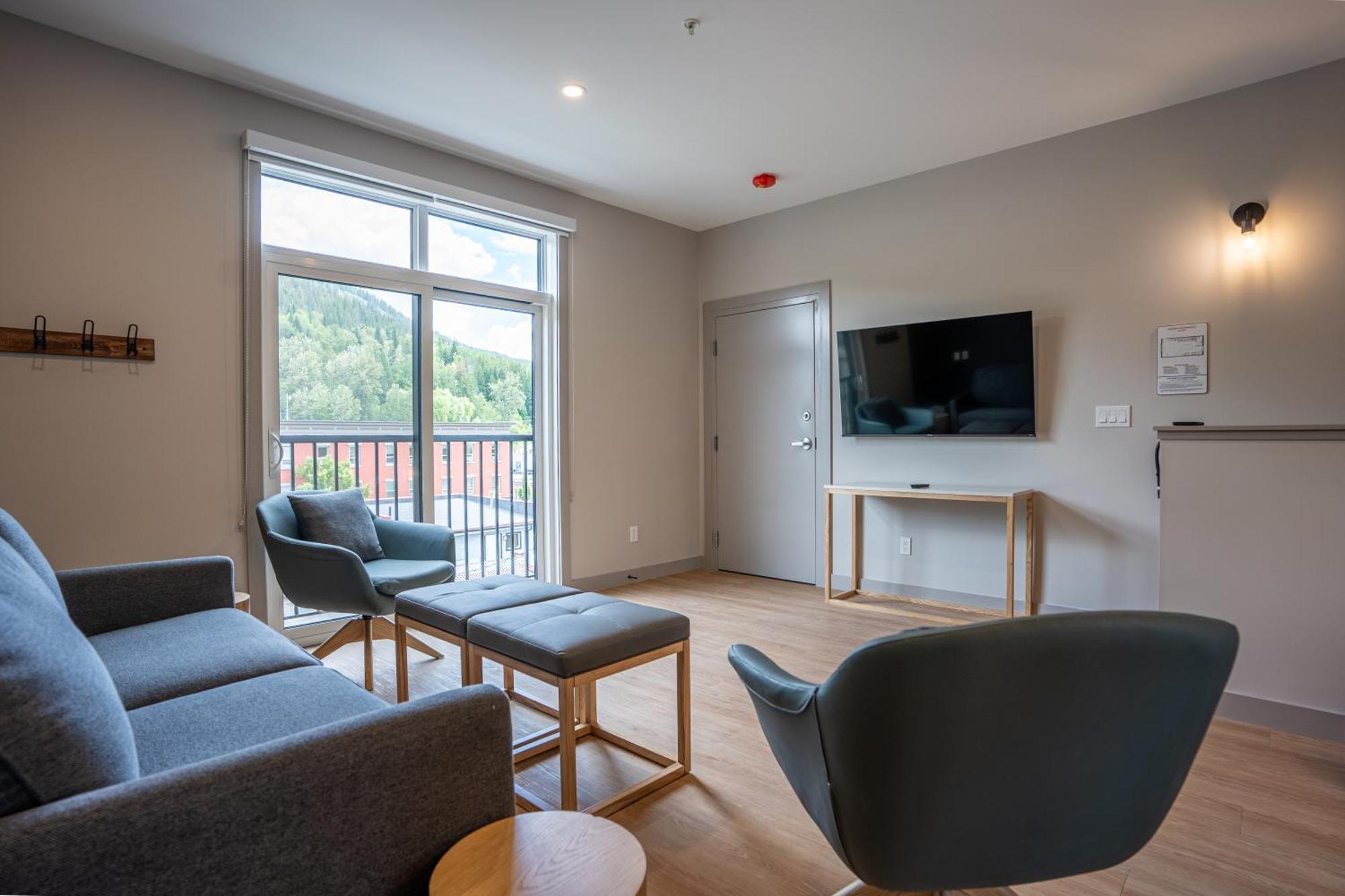 Basecamp Suites 雷夫尔斯托克 外观 照片